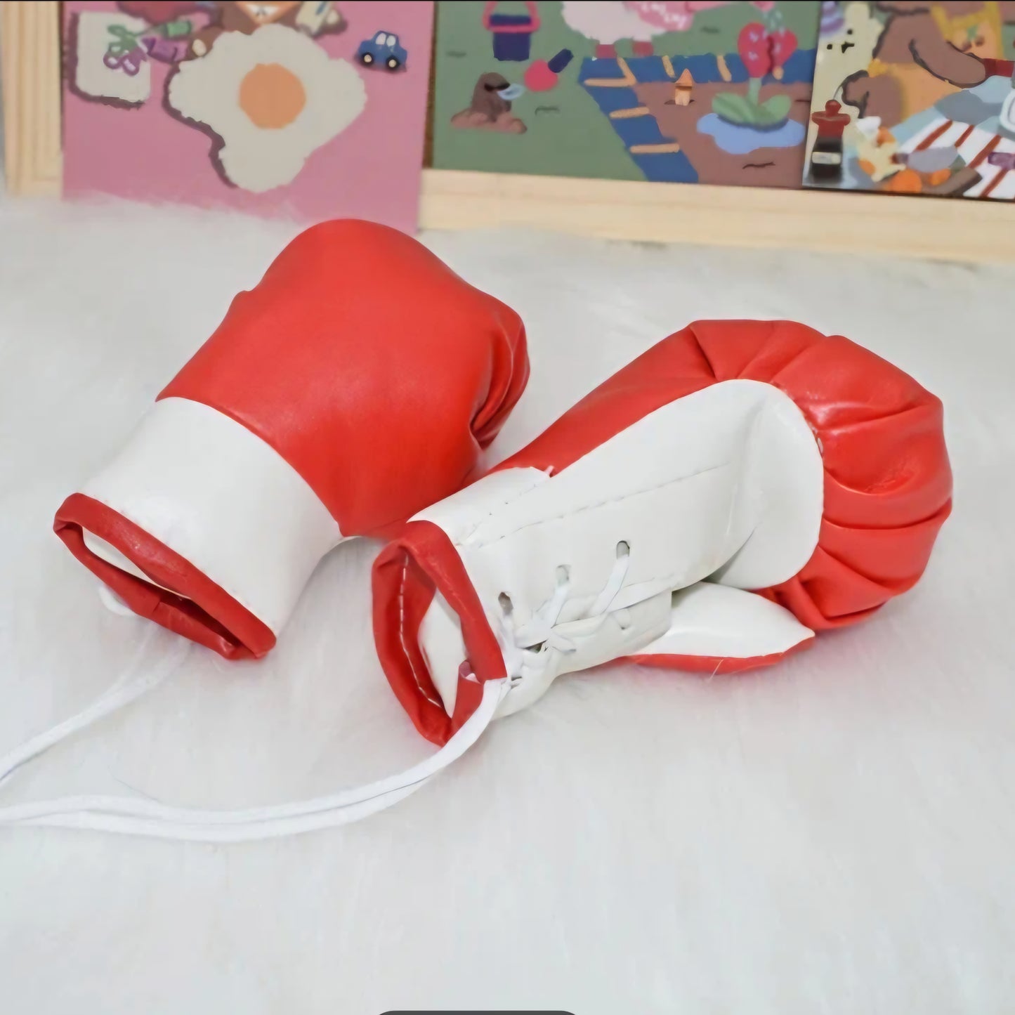 BOXING GLOVE MIRROR ACCESSORIE RED